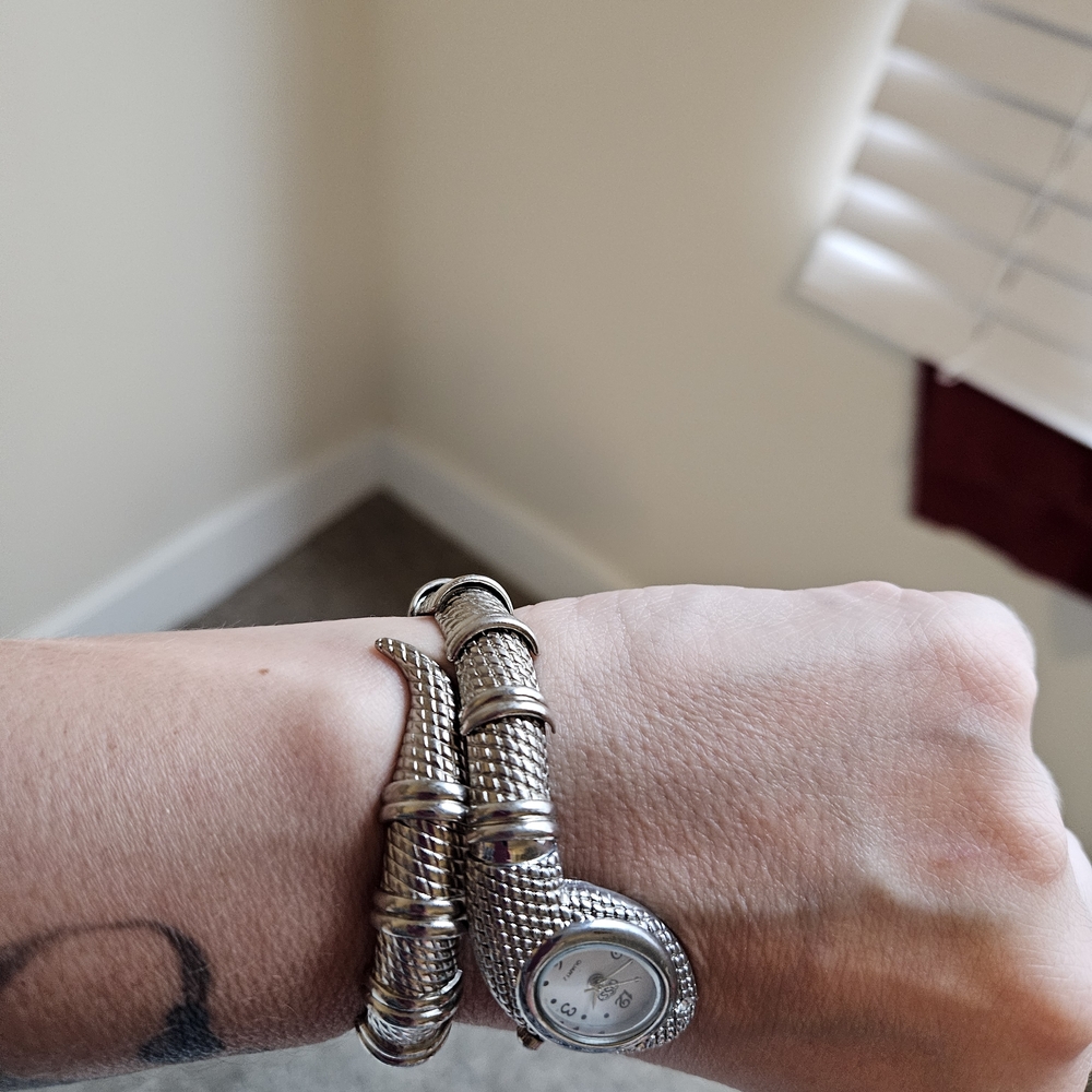 Snake Design Women's Bracelet Watch - Picture 4 of 6